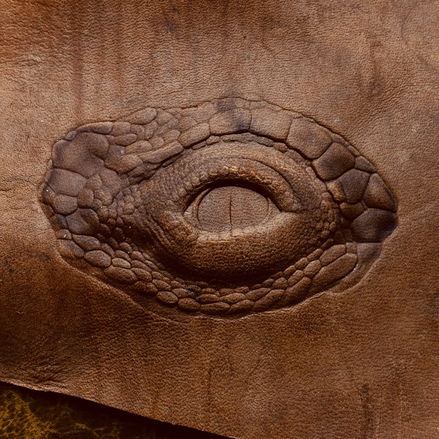 Dragon Dinosaur Eye Leather Em - Dinosaur And Craft reseña y precio